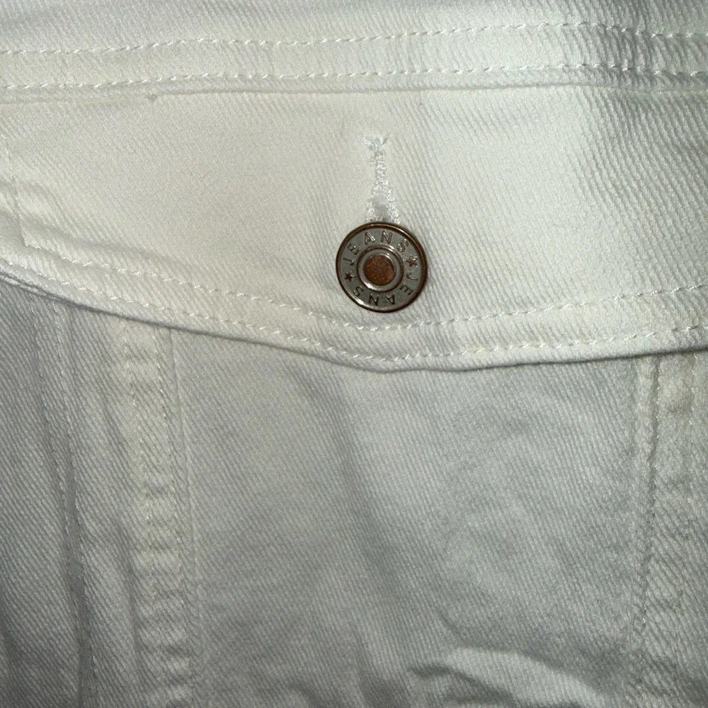Women’s White Denim Jacket with No Branding - Size XL - Picture 2 of 5